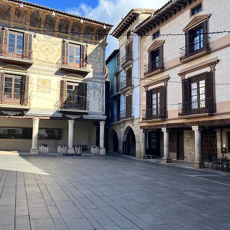 Apartamentos Angelus Plaza Mayor De Graus Dış mekan fotoğraf