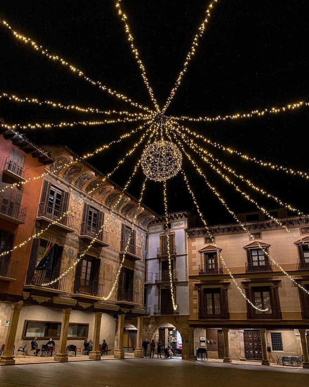 Apartamentos Angelus Plaza Mayor De Graus Dış mekan fotoğraf