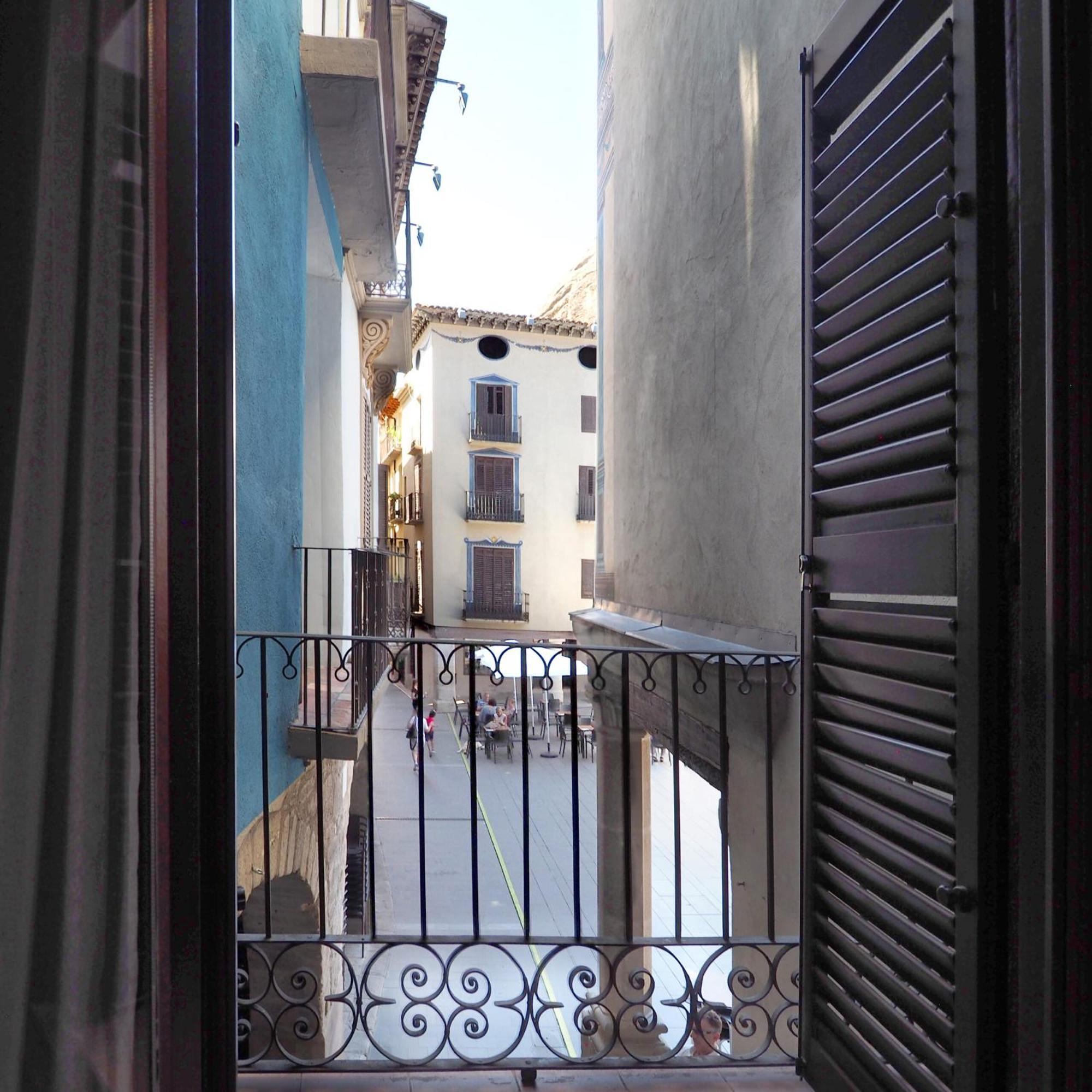 Apartamentos Angelus Plaza Mayor De Graus Dış mekan fotoğraf