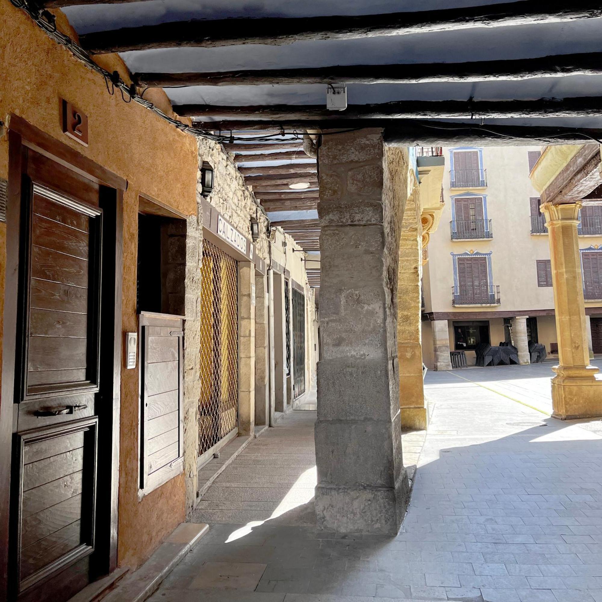 Apartamentos Angelus Plaza Mayor De Graus Dış mekan fotoğraf