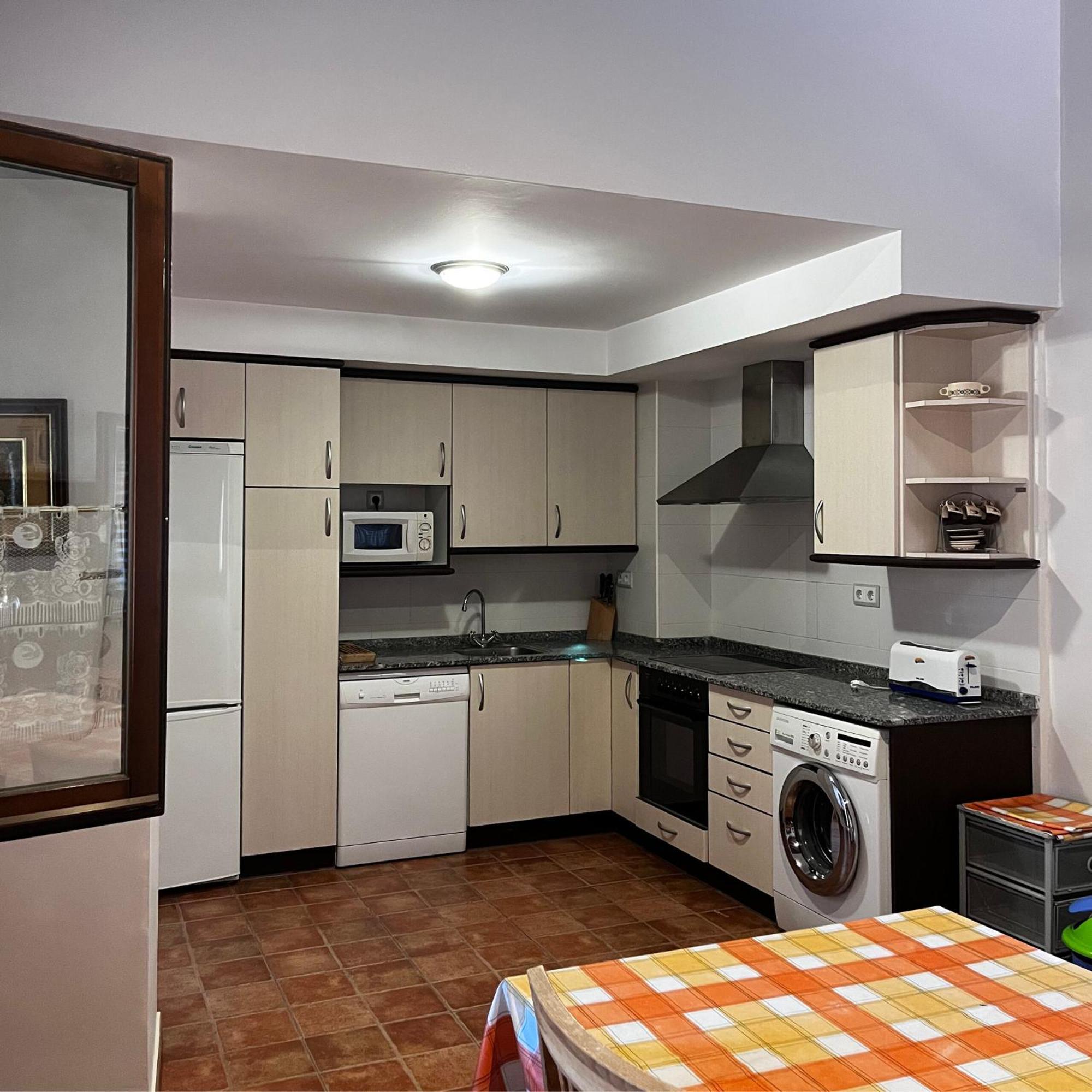Apartamentos Angelus Plaza Mayor De Graus Dış mekan fotoğraf